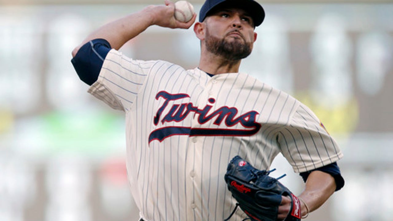 Suzuki has 3 hits, but Marlins lose 7-5 to Twins